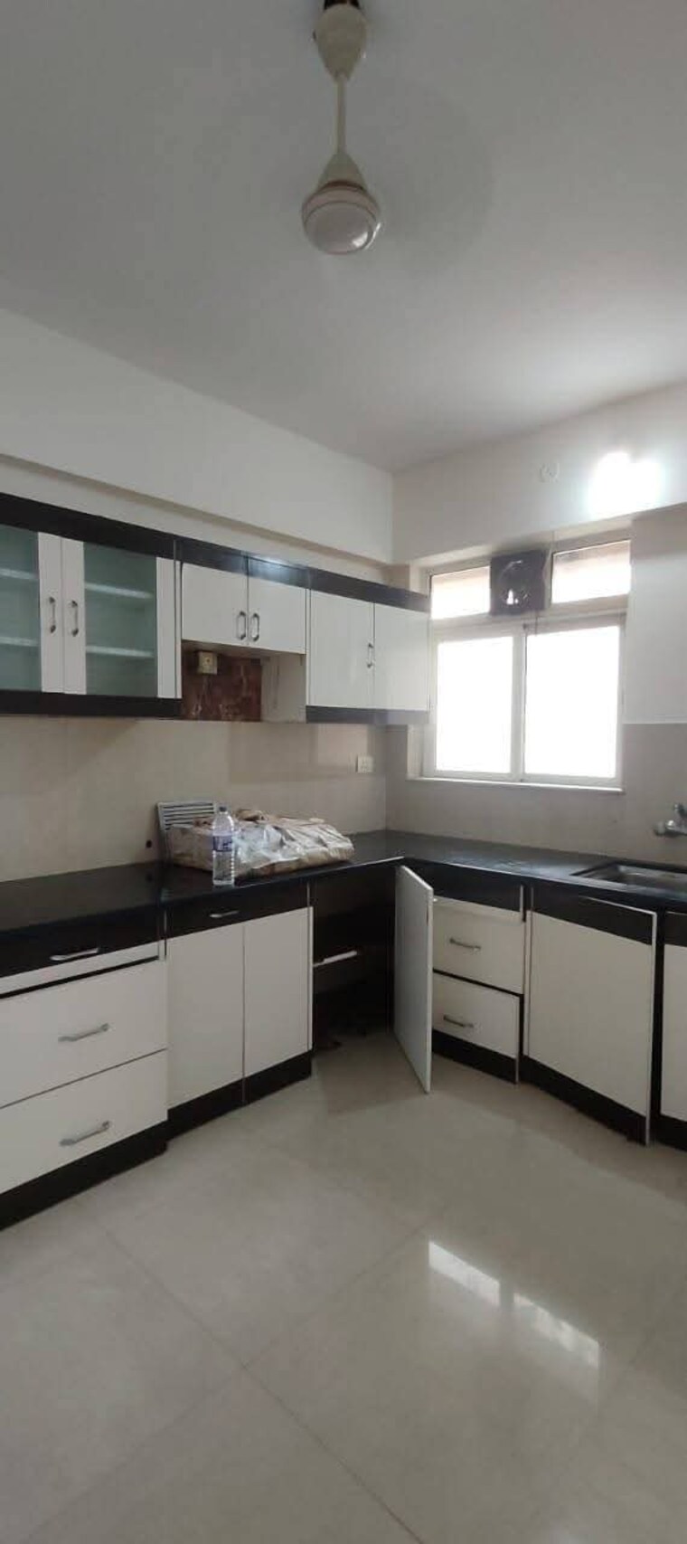 Kitchen, hiranandani-meadows 3.5 Bedroom 1400 Sq.Ft. Apartment In Manpada Thane 9625565
