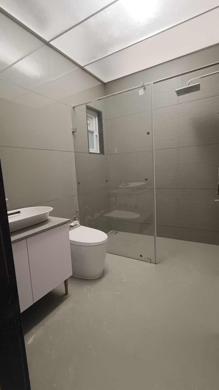 Bathroom, concrete-sunshine-residency 4 Bedroom 2650 Sq.Ft. Apartment In Lulla Nagar Pune 9625569