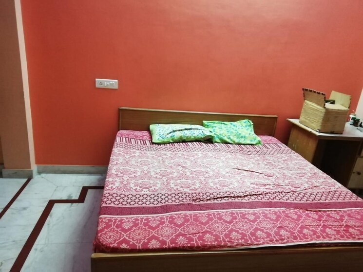 Room, gomti nagar Pg For Boys & Girls In Gomti Nagar 9625638