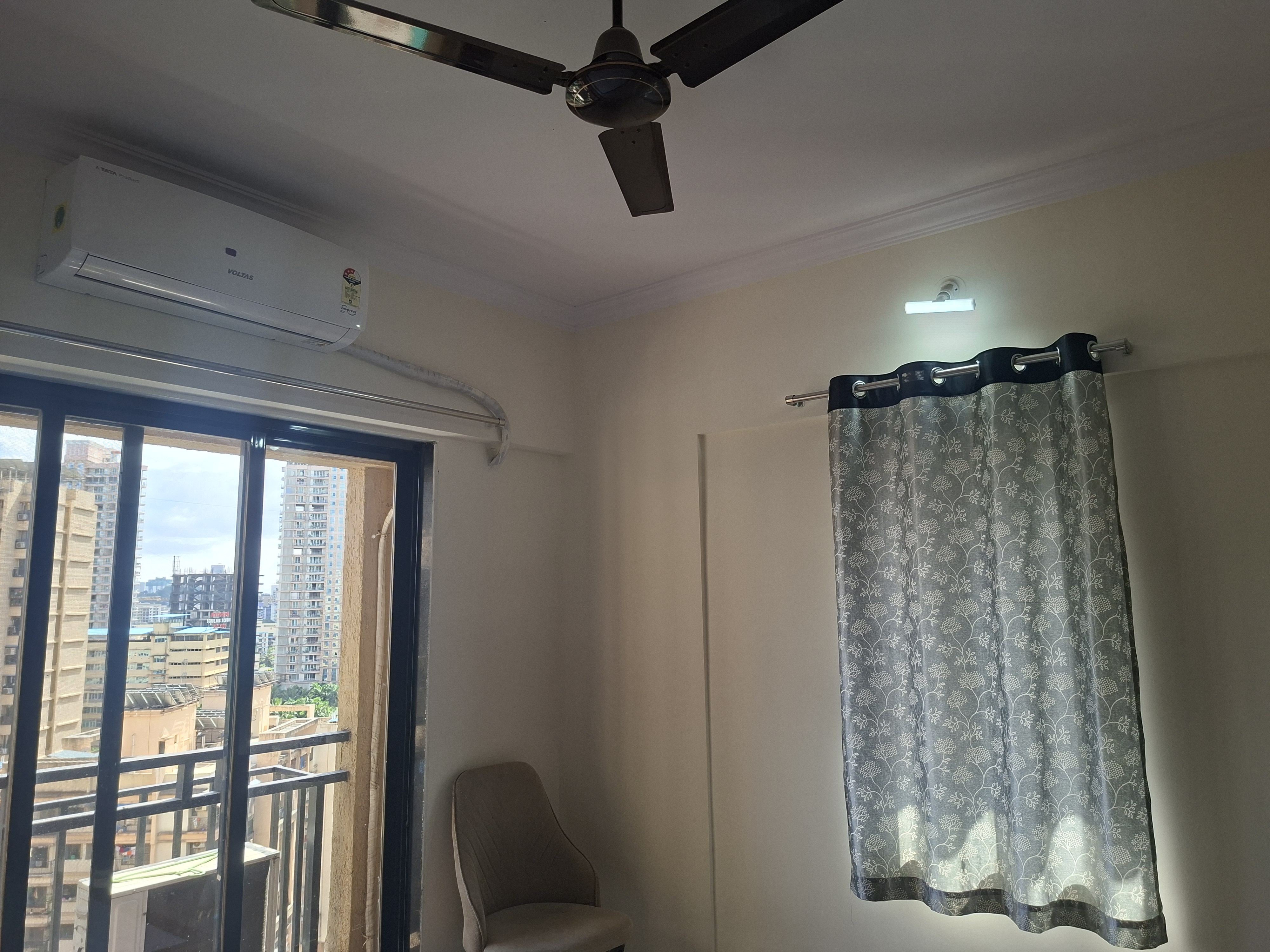 1 BHK + Extra Room Apartment For Rent in Raunak Bliss