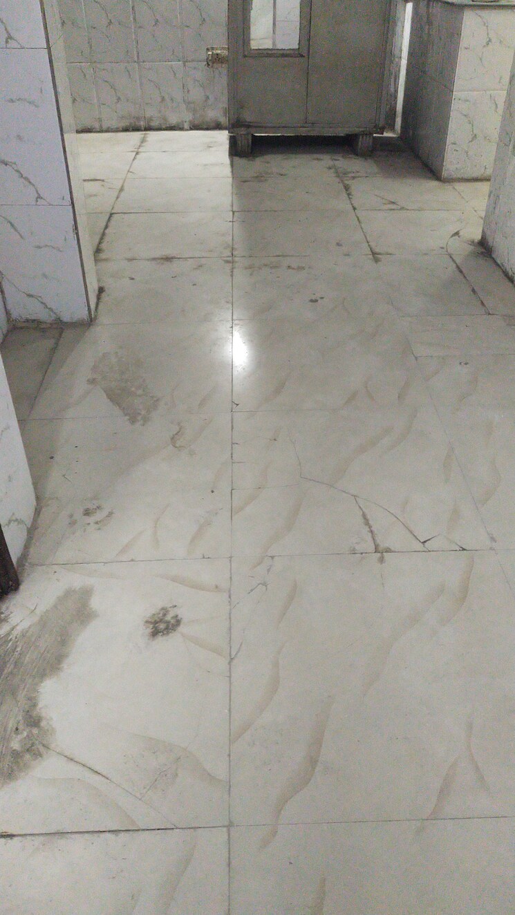 Bathroom, rwa-apartments-sector-12 1.5 Bedroom 650 Sq.Ft. Builder Floor In Sector 12 Noida 9625692