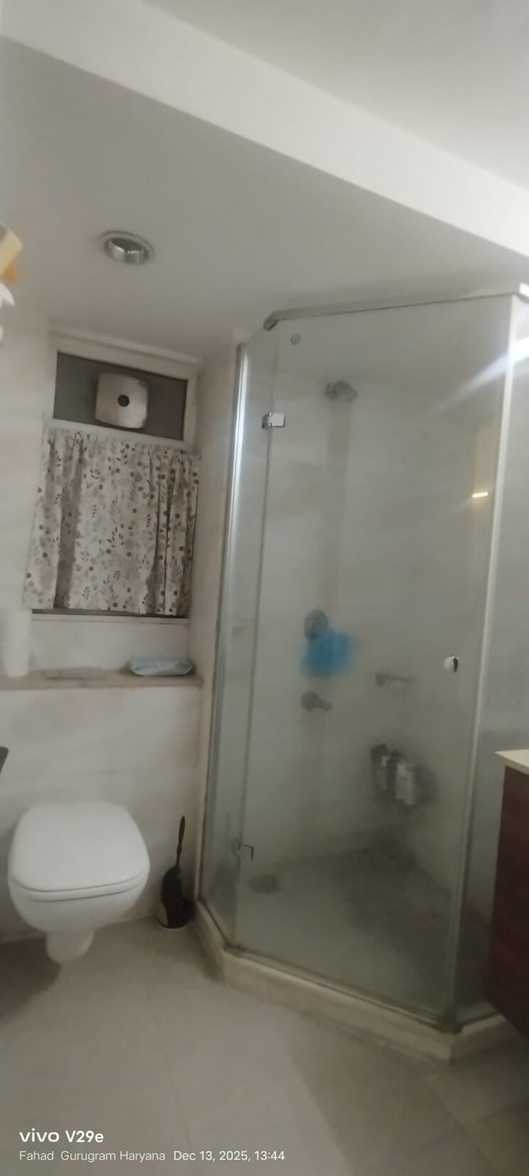 Bathroom, sector 43 3.5 Bedroom 200 Sq.Yd. Builder Floor In Sector 43 Gurgaon 9625695