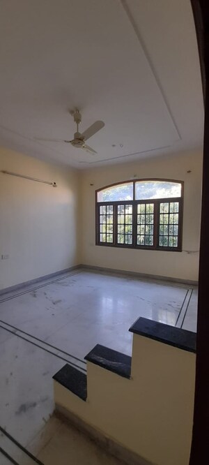 Room in 3 BHK Apartment at Sowbhagya Sadan, Banjara Hills – for Rent