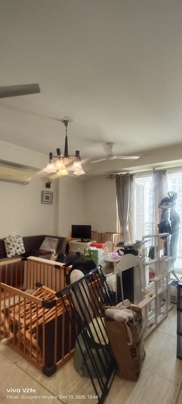 Living Room in 3 BHK Builder Floor at Sector 43 – for Rent