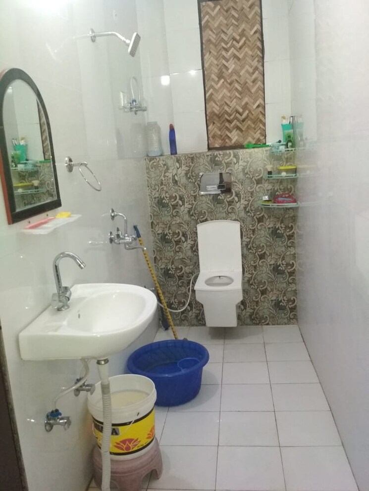 Bathroom, rajendra nagar sector 2 1 Bedroom 50 Sq.Yd. Builder Floor In Rajendra Nagar Sector 2 Ghaziabad 9625718
