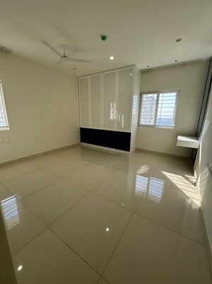 Room in 3 BHK Apartment at Prestige Tranquil, Kokapet – for Rent