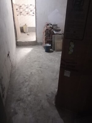 Room in 6+ BHK Independent House at Chanakyapuri – for Rent