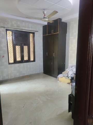 Room in 6+ BHK Independent House at Shanti Niketan – for Rent