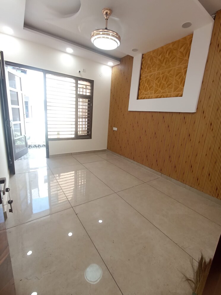 Room, pir machalla 3 Bedroom 1100 Sq.Ft. Villa In Pir Machalla Zirakpur 9625737