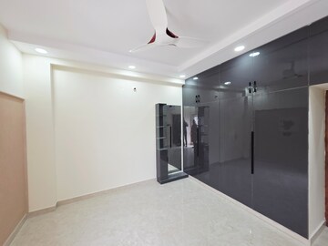 Room in 3 BHK Apartment at Banjara Hills – for Rent