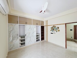 Room in 3 BHK Apartment at Banjara Hills – for Rent