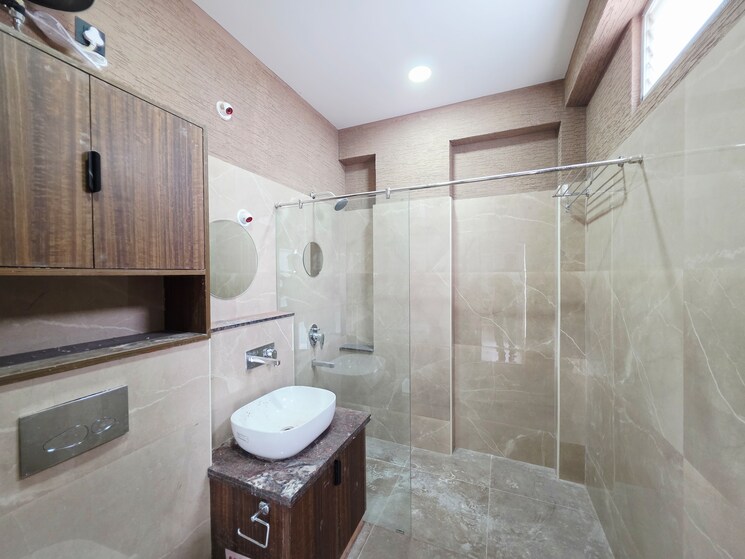 Bathroom, banjara hills 3 Bedroom 1900 Sq.Ft. Apartment In Banjara Hills Hyderabad 9625744