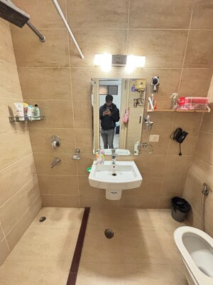 Bathroom in 6+ BHK Independent House at Soami Nagar – for Rent