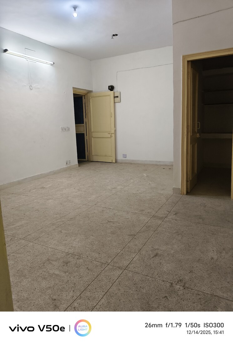 Room, ip extension 2 Bedroom 1050 Sq.Ft. Apartment In Ip Extension Delhi 9625755