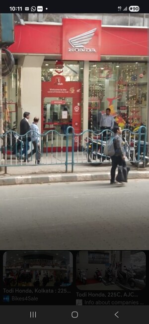 Parking in  Showroom at Minto Park – for Rent