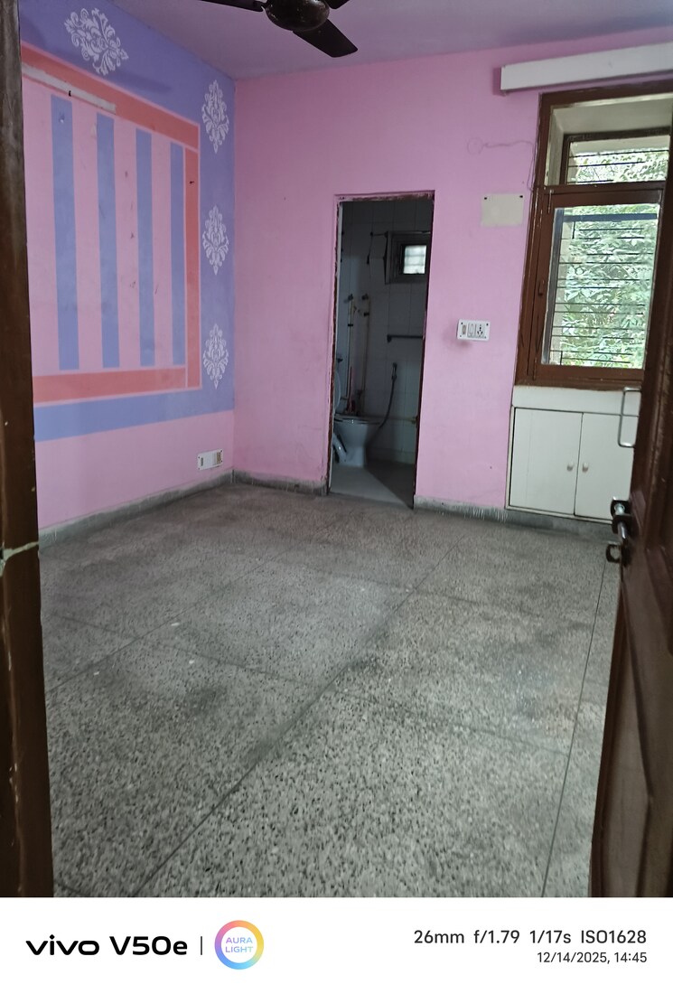 Room, ip extension 2 Bedroom 1100 Sq.Ft. Apartment In Ip Extension Delhi 9625758