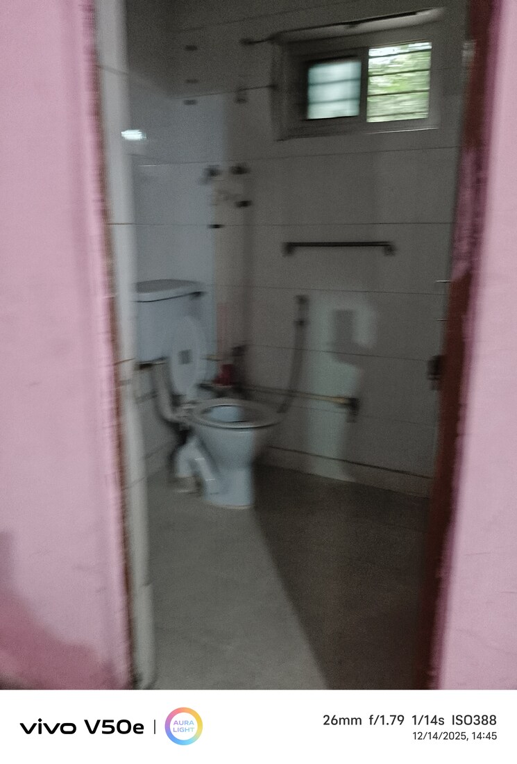 Attached Bathroom, ip extension 2 Bedroom 1100 Sq.Ft. Apartment In Ip Extension Delhi 9625758