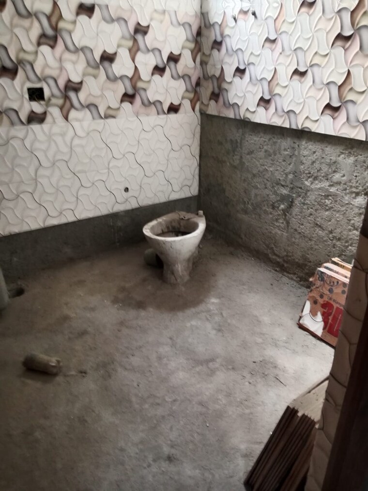 Attached Bathroom, hauz khas 6+ Bedroom 500 Sq.Yd. Independent House In Hauz Khas Delhi 9625763