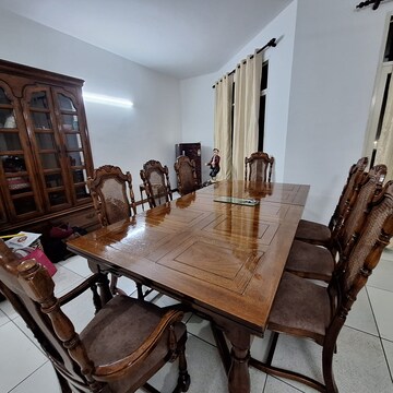 Gym in 3 BHK Apartment at Jaypee Greens – for Rent