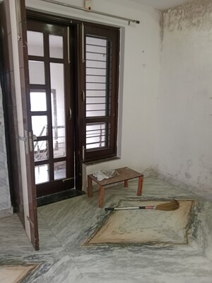 2 BHK Builder Floor For Rent in Sector 18