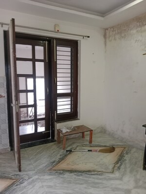 Room in 2 BHK Builder Floor at Sector 18 – for Rent
