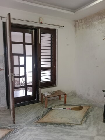 Room in 2 BHK Builder Floor at Sector 18 – for Rent