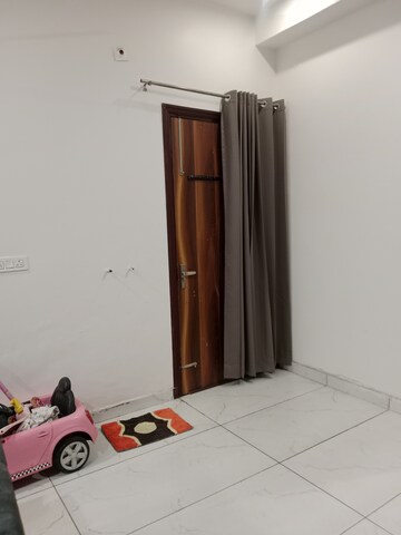 Bedroom in 1.5 BHK Builder Floor at Ansals Sushant City – for Rent