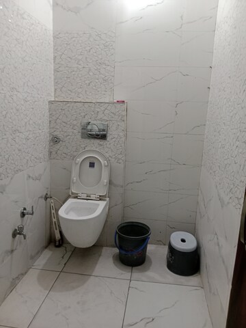 Bathroom in 1.5 BHK Builder Floor at Ansals Sushant City – for Rent