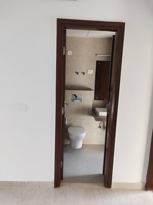 Furnished Amenities in 2 BHK Apartment at BPTP Floors, Sector 70 – for Rent