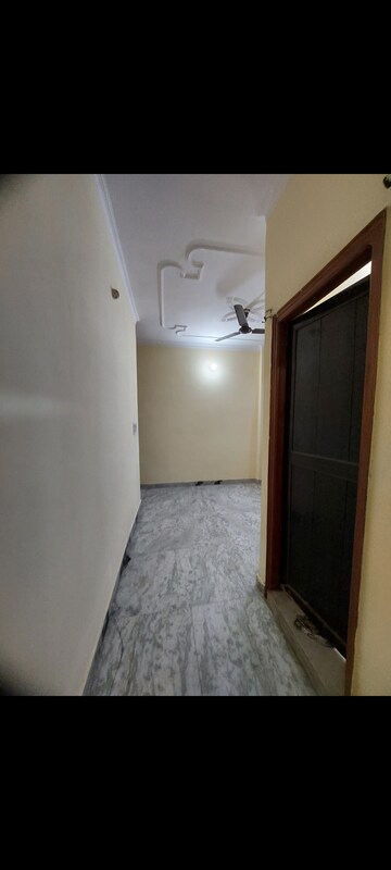 Room in 1 BHK Apartment at Aadharshila Apartment, Sarita Vihar – for Rent