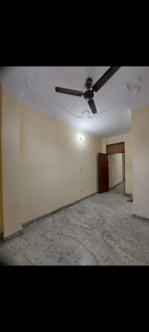 Room in 1 BHK Apartment at Aadharshila Apartment, Sarita Vihar – for Rent