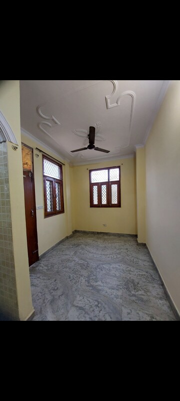 Room in 1 BHK Apartment at Aadharshila Apartment, Sarita Vihar – for Rent