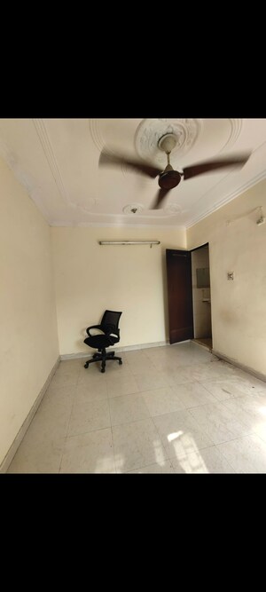 Room in 1 RK Apartment at Shanti Bhawan, Sarita Vihar – for Rent