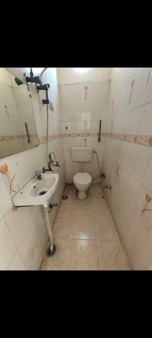 Bathroom in 1 RK Apartment at Shanti Bhawan, Sarita Vihar – for Rent