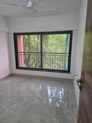 Room in 1.5 BHK Apartment at Etco Eco Heights, Andheri East – for Sale