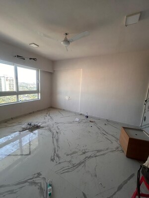 Room in 3 BHK Apartment at Laxmi Niwas Vile Parle East, Vile Parle East – for Rent