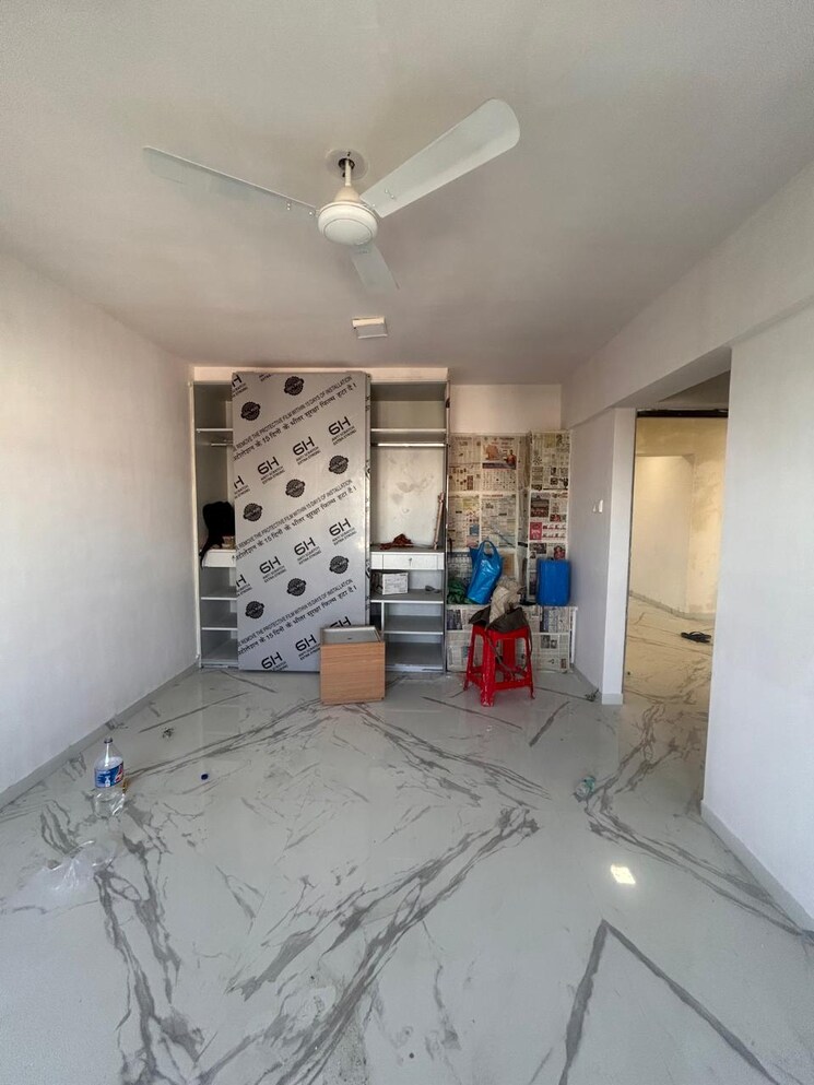 Room, laxmi-niwas-vile-parle-east 3 Bedroom 1200 Sq.Ft. Apartment In Vile Parle East Mumbai 9625870