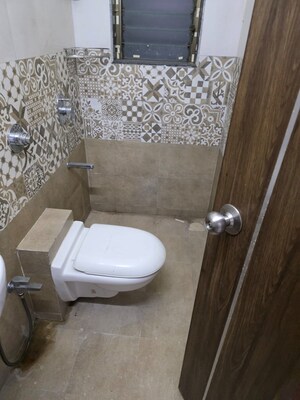 Bathroom in 1.5 BHK Apartment at Etco Eco Heights, Andheri East – for Sale