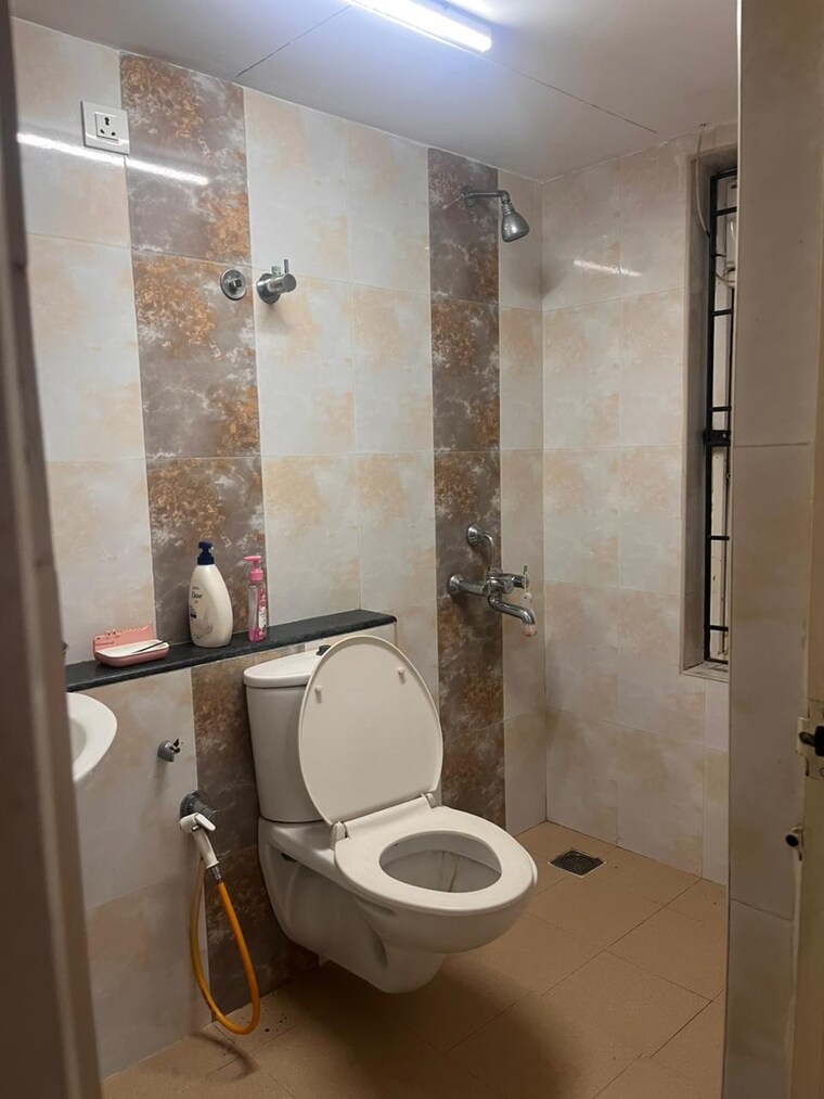 Bathroom, kg-signature-city-phase-i 3 Bedroom 1300 Sq.Ft. Apartment In Mogappair Chennai 9625924