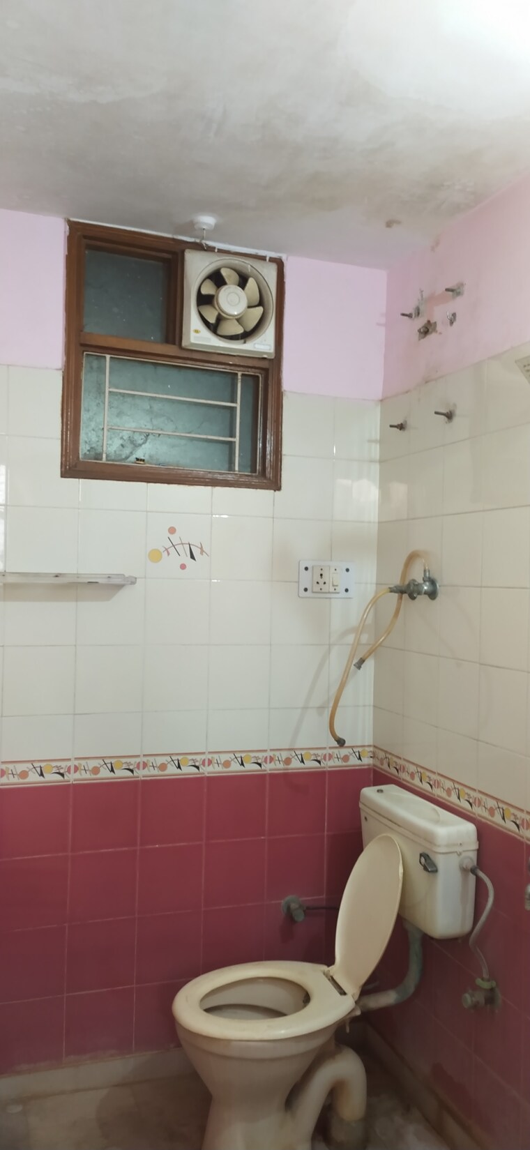Attached Bathroom, khirki extension 1 Bedroom 450 Sq.Ft. Builder Floor In Khirki Extension Delhi 9625953