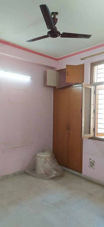 1 BHK Builder Floor For Rent in Khirki Extension