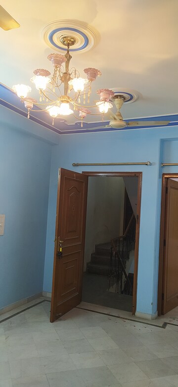 Furnished Amenities in 1 BHK Builder Floor at Khirki Extension – for Rent