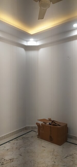 Room in 1 BHK Builder Floor at Khirki Extension – for Rent