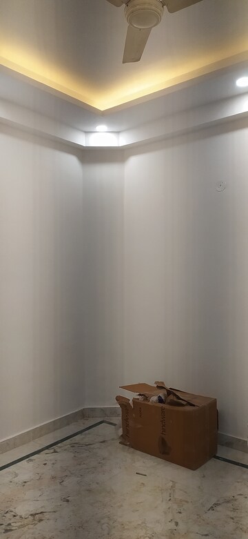 Room in 1 BHK Builder Floor at Khirki Extension – for Rent