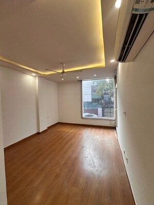 Room in 3 BHK Apartment at Freedom Fighters Enclave – for Rent