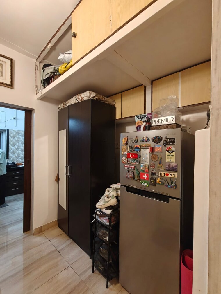  Parking, shiv-shaila 1 Bedroom 650 Sq.Ft. Apartment In Worli Mumbai 9625981