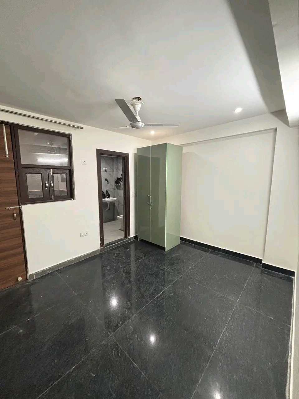 1 BHK + Servant Room Builder Floor For Rent in Chhattarpur Village 