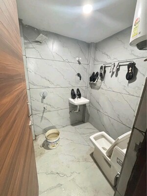 Team Area in 1 BHK Builder Floor at Chattarpur – for Rent