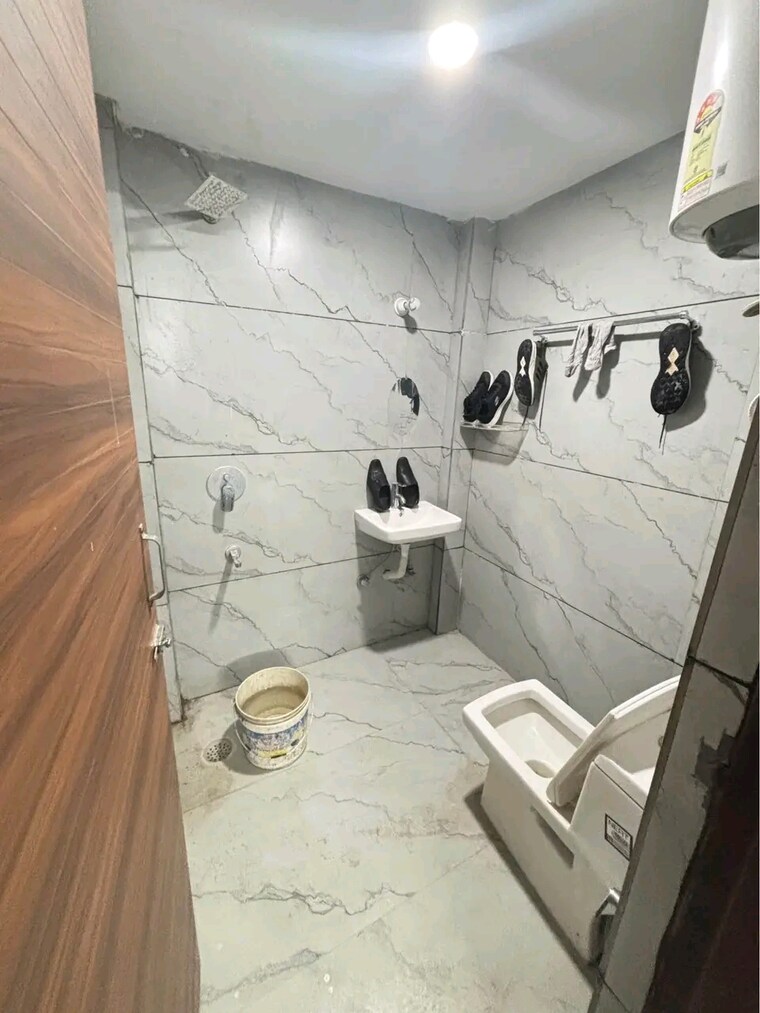 Team Area, chattarpur 1 Bedroom 500 Sq.Ft. Builder Floor In Chattarpur Delhi 9625997