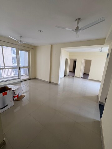 Room in 4 BHK Apartment at Piedmont Taksila Heights, Sector 37c – for Rent